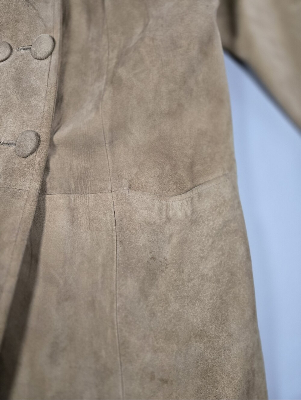 Vintage Tan Suede Trench Coat with Fur Collar - Picture 4 of 14